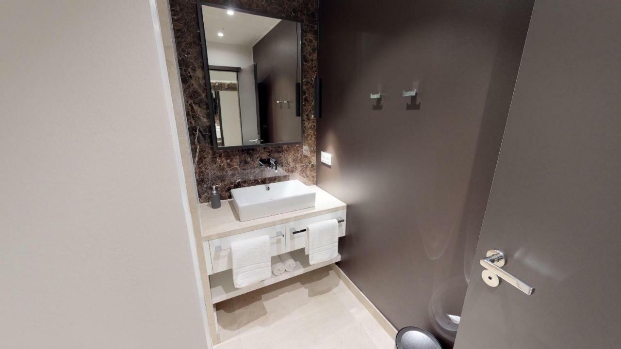 Apartment White Pearl 0.10